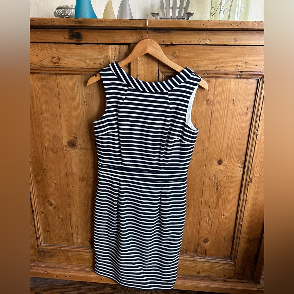 Boden Navy and White Textured Cotton Knee Length Dress in Size 6